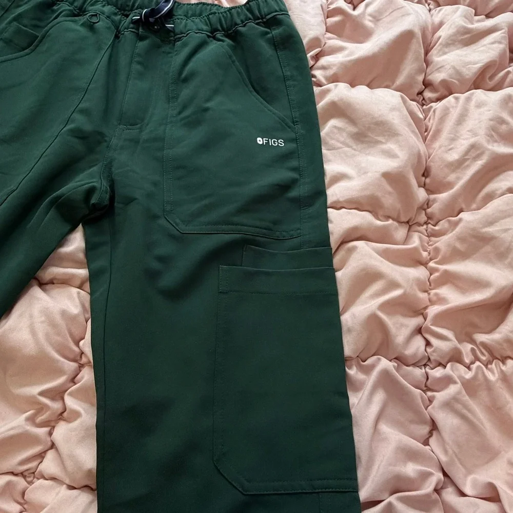 FIGS Men's XS Racing Cairo Cargo Scrub Pants Green NWT Technical Utility 1000142